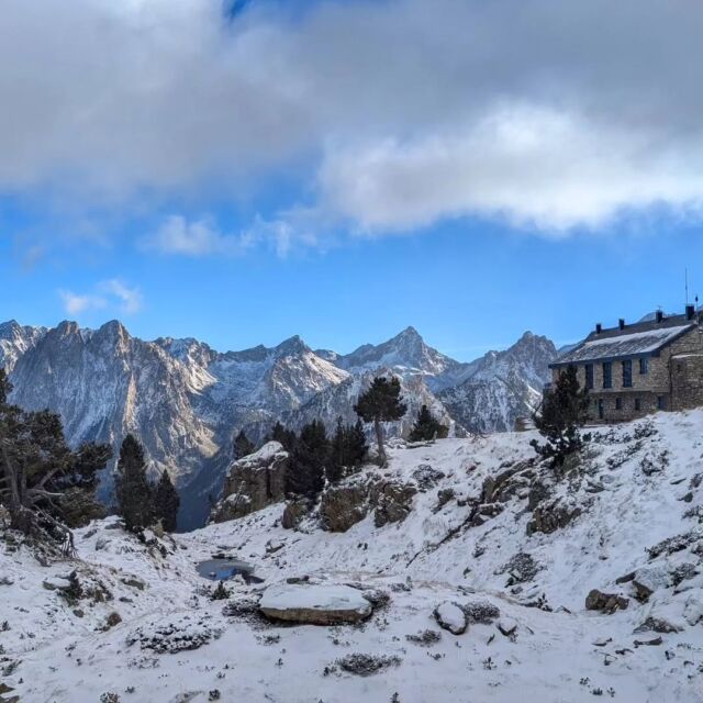 Good morning! ❄️The first snowfall has transformed Aigüestortes i Estany de Sant Maurici National Park into a magical winter wonderland 🏔️
ℹ️ @pnaiguestortes @aralleida @visitpirineus
#inLOVEwithCatalonia #CatalunyaExperience #Catalonia #Catalunya #Aiguestortes #pnaiguestortes #Pirineus #AraLleida #neu #snow #nieve